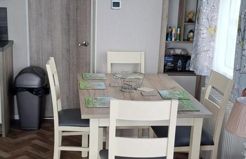 Lydd-on-Sea House | Beautiful 3-Bed Lodge in kent