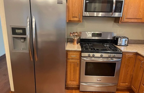 McGregor House | Beautiful 3 bedroom 2 bath home with 2,884 sq ft of living space