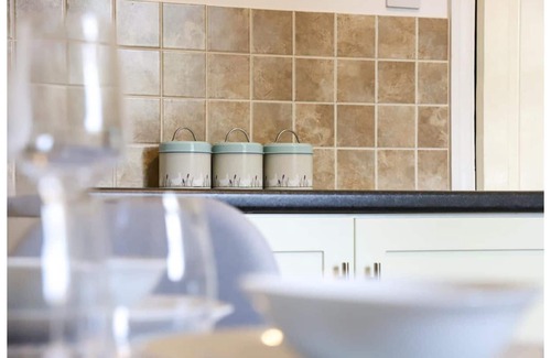 Hillsborough House | Beautiful 3 Bedroom house - Sleeps 5 Free parking