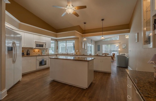Pelican Villa | Beautiful 3-bedroom, 2.5 - bathroom pool home - Villa Nine Palms