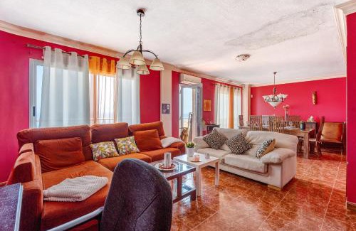 Radazul Apartment | Beautiful 3 bedroom Wifi Sea View