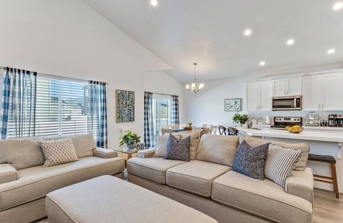 Orem House | Beautiful 3 bedrooms w/Waffles and Pets Welcome!