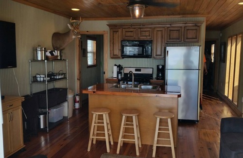 Venice Boat Rental | Beautiful 3Bd Houseboat in the Venice For Rent