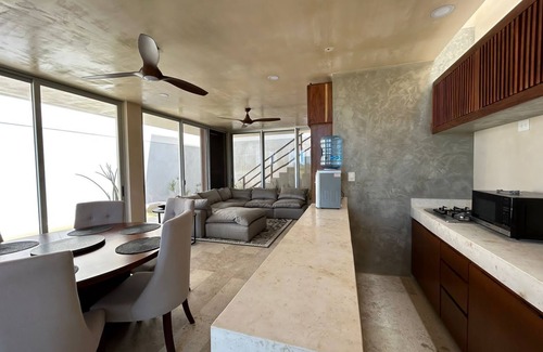 Chicxulub Puerto House | Beautiful 4 Bedroom Villa - 3 minute walk to the Beach!