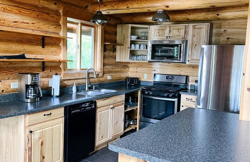 Cook Cabin | Beautiful 4 BR 4BA log home on Lake Vermilion, perfect for families. A/C + WiFi