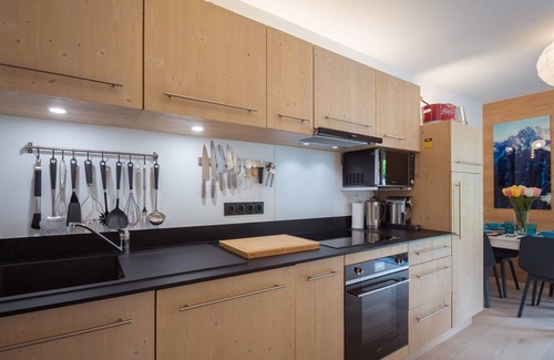 Les Praz-de-Chamonix Apartment | Beautiful 4* apt with private garden, 350m from Flégère, WIFI, PARKING
