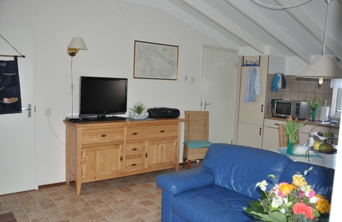 De Koog House | Beautiful 4 pers. Bungalow with conservatory in De Koog on Texel, The Netherlands