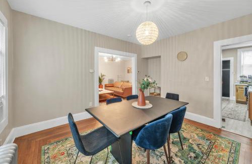Springfield House | Beautiful 4BR 2 Bathroom House with Parking