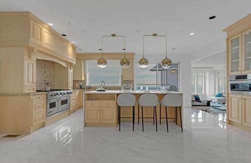 West Vancouver House | Beautiful 5 bedroom West Vancouver Mansion