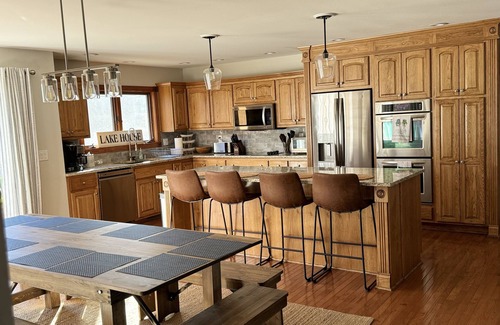 Lauderdale Lakes House | Beautiful 5 Bedroom Ranch Nestled in the Trees at Lauderdale Lakes, WI.
