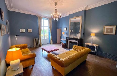 Le Pechereau Villa | Beautiful 6 bedroom house with pool & large garden
