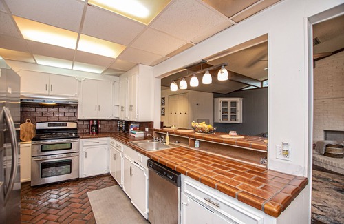 El Dorado House | Beautiful 6 Bedroom home
