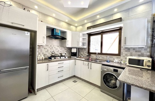 Al Kafrayn Villa | Beautiful 7 beds Villa & Pool near Deadsea