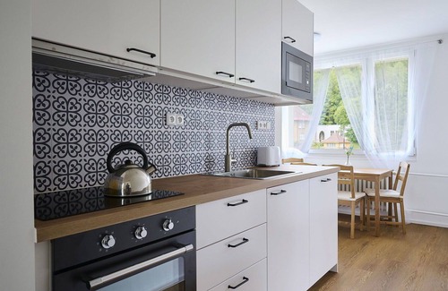 Josefov Dul Apartment | Beautiful apartment for 6 guests with WIFI, TV, balcony and parking