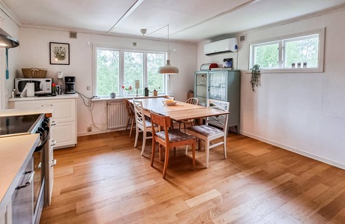 Torestorp House | Beautiful accommodation with sauna cottage near a picturesque lake.