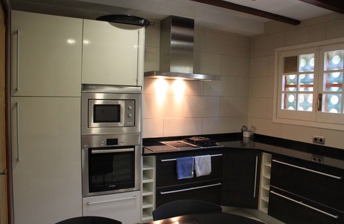 Els Gorgs Ski Chalet | Beautiful and big house 30 minutes from Barcelona with pool (pet friendly)