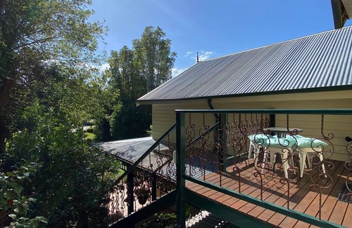 Tawonga South Apartment | Beautiful and comfortable, located in the heart of town