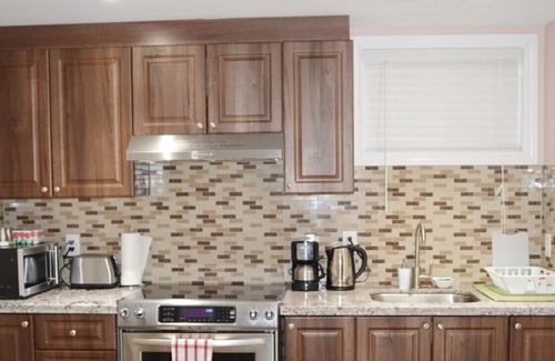 Caledon House | Beautiful and Comfortable One bedroom Basement Apartment