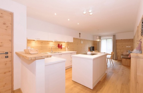 Aldino Apartment | Beautiful and Cozy Holiday Home “Ferienwohnung SHUPF Wieserhof” with Mountain View, Balcony, Shared Garden & WiFi; Parking Available