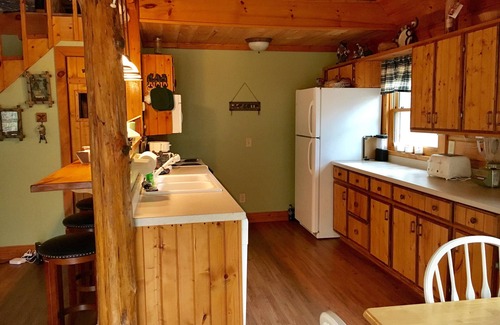 Jamestown Cabin | Beautiful and Serene getaway - trail ride or hike directly into Big South Fork!