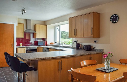 Cupar Cottage | Beautiful and spacious farm cottage, with amazing views over the fields.