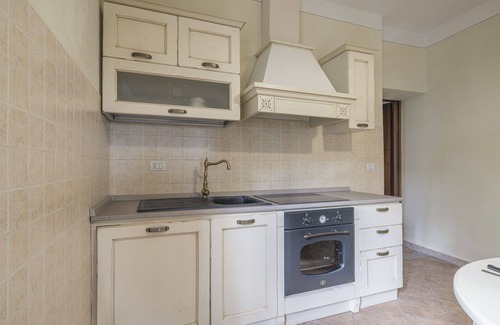 Monforte d'Alba Apartment | Beautiful apartment for 4 guests with pool, WIFI and TV, close to Alba