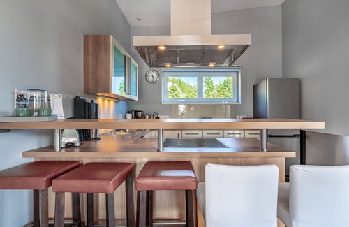 Sankt Urban Apartment | Beautiful apartment for 6 guests with WIFI, TV, balcony, pets allowed and parking