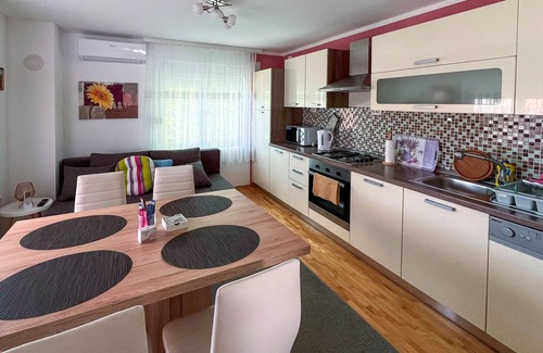 Gornji Karin Apartment | Beautiful apartment in Gornji Karin
