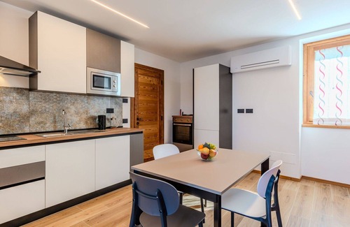 Verceia Apartment | Beautiful apartment for 2 guests with A/C, WIFI, TV and balcony