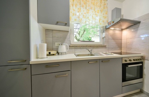 Mihotici Apartment | Beautiful apartment for 2 guests with WIFI, A/C, TV, terrace and parking