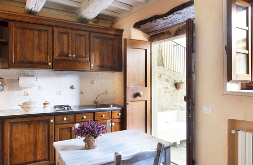 Terranuova Bracciolini Apartment | Beautiful apartment for 2 guests with pool, WIFI, A/C, TV, patio and panoramic view