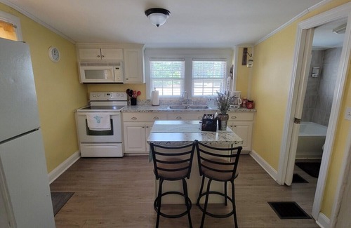 Bardstown Apartment | Beautiful apartment in the heart of downtown Bardstown, KY