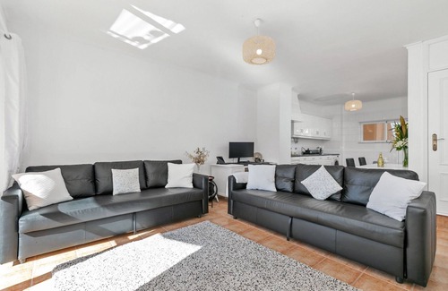 Albardeira Apartment | Beautiful apartment, ideal for couples and small families.