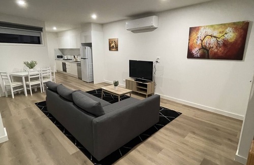 Laverton Apartment | Beautiful apartment in the heart of Laverton