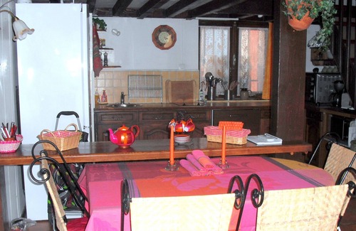Cite Apartment | Beautiful apartment in historic residence in the heart of Roman Languedoc