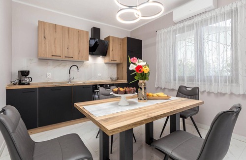 Opric Apartment | Beautiful apartment in Lovran with WiFi
