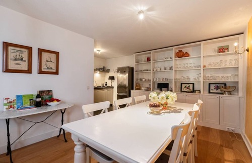 Grachtengordel-West Apartment | Beautiful apartment at one of the most desirable locations on the famous Prinsengracht.