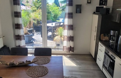 Zorbig Apartment | Beautiful apartment, on the first floor of my own home, with garden access and pool