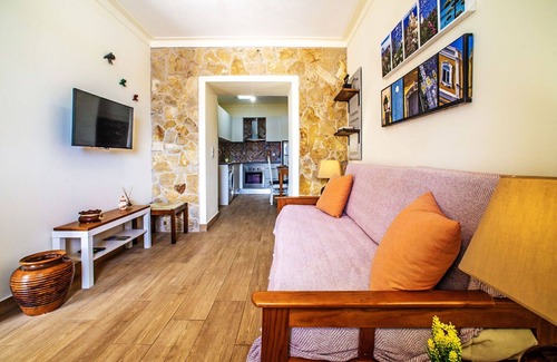 Mem Moniz House | Beautiful apartment in villa for 3 guests with pool, A/C, WIFI, TV and terrace