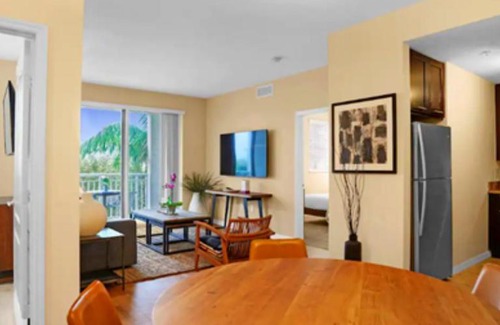 South Miami Apartment | Beautiful Apartment with Pool in Miami