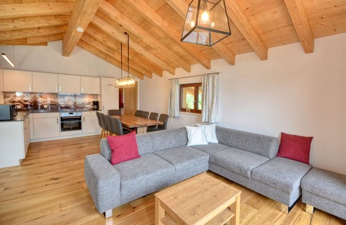 Kaprun House | Beautiful Austrian style Chalet at the ski slope