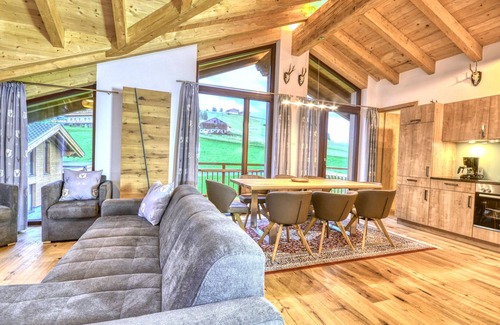 Kaprun House | Beautiful Austrian style Chalet at the ski slope