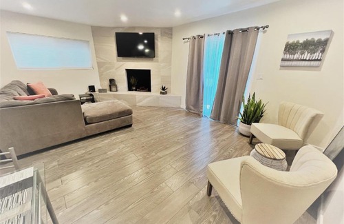 Marina Peninsula Apartment | Beautiful Beach Condo 2 bedrooms