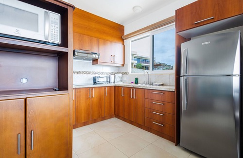 Manta Apartment | Beautiful Beachfront 2-bedroom Apartment with Pool