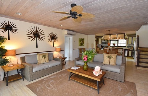 Dunmore Town House | Beautiful Beach House with Pool