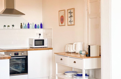 Seaford Apartment | Beautiful beachfront apartment with amazing uninterrupted sea views!