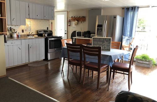 Lavigne Cottage | Beautiful Blue Jay Lake front Cottage
