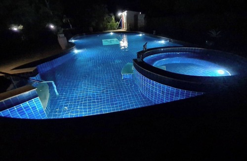 Cha-am House | Beautiful bungalow with shared outdoor pool and 2km from the beach