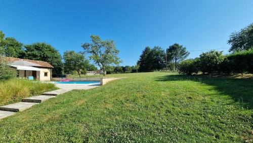 Saint-Meard-de-Gurcon House | Beautiful country house for 10 with swimming pool