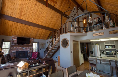 Munds Park Cabin | Beautiful Cabin on quiet Cul-de-sac: Large deck, firepit, patio heaters, grill